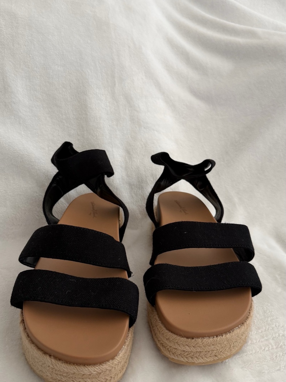 Universal Thread Black Strappy Espadrille Platform Sandals